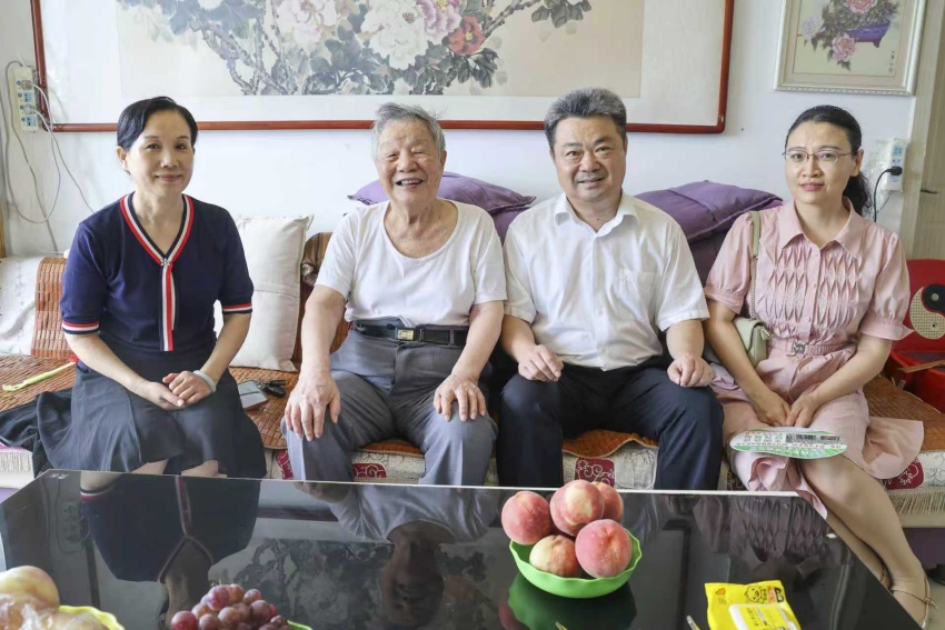 溫情關(guān)懷再出發(fā)——我院開展2025年離休干部大走訪活動(dòng)